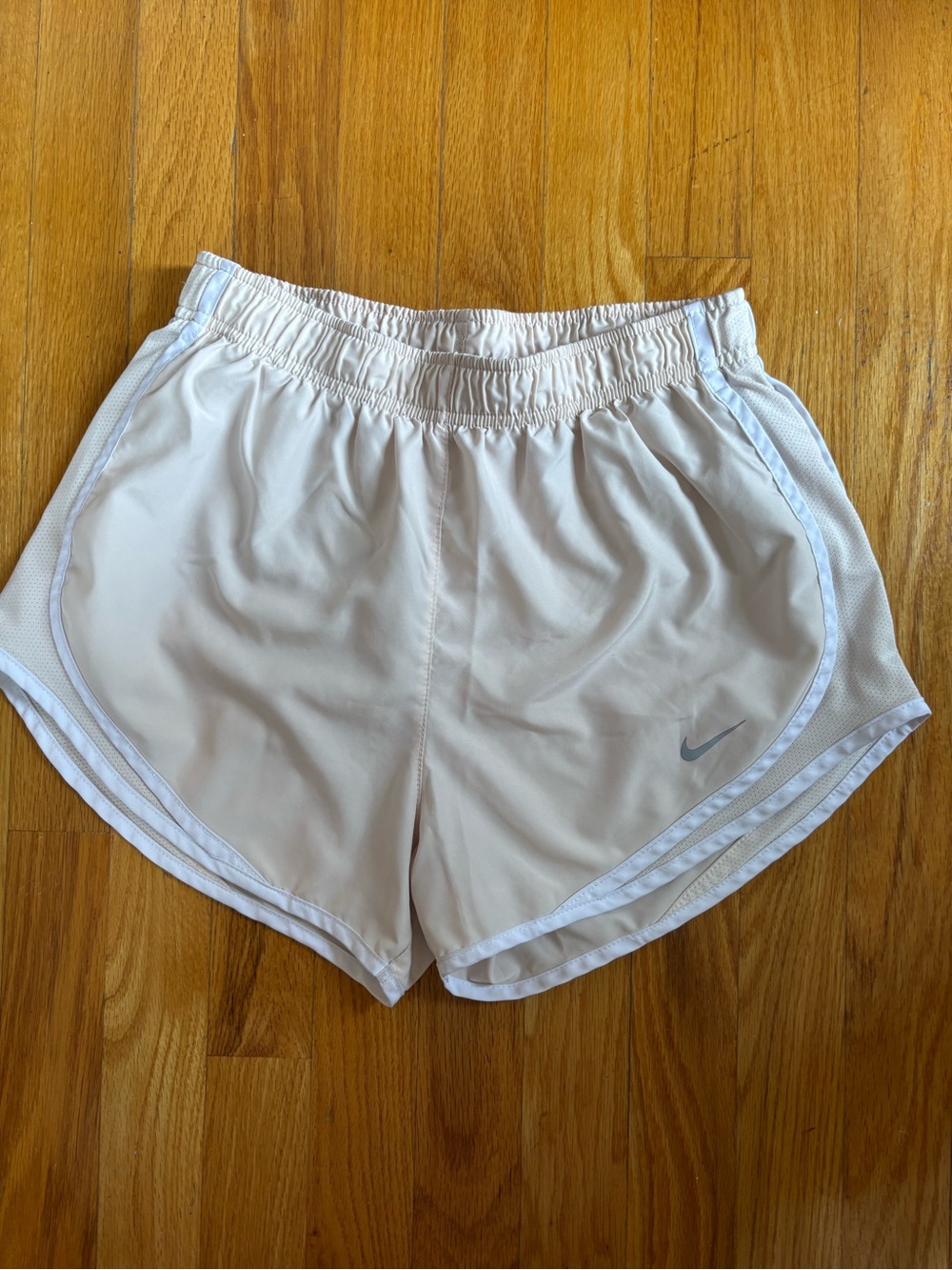 Women’s Nike dri fit tempo shorts in light peach size Small